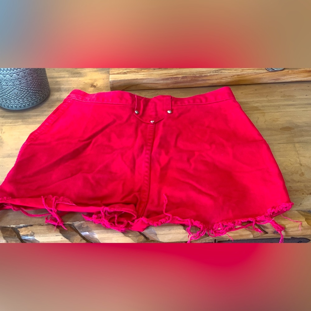 Used red ozark mountain Rockies shorts Size 7